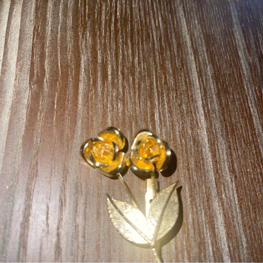 Unbranded Gold Rose Pin View 2